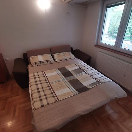 Zagrebska Flat Skopje Exterior photo
