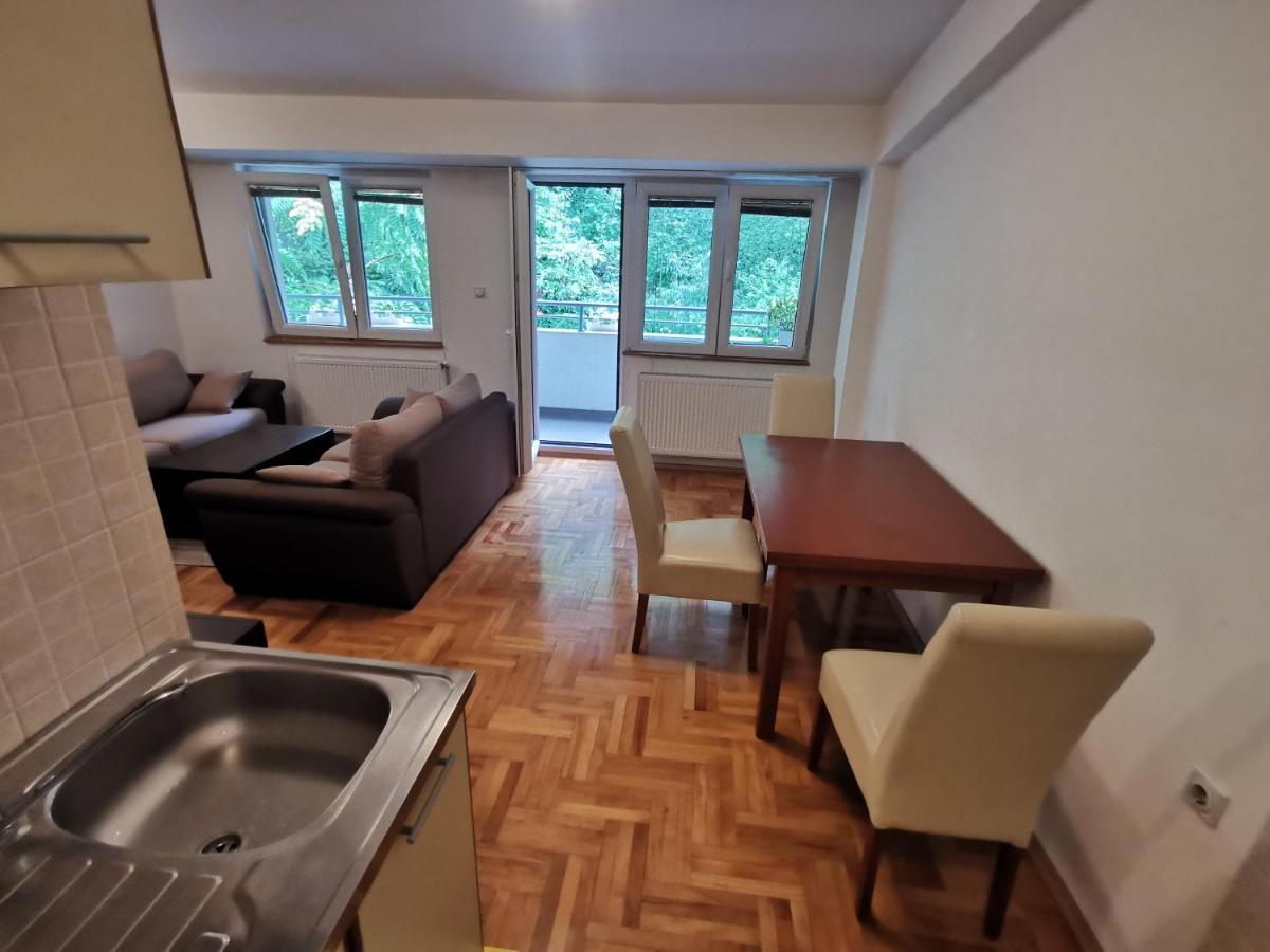 Zagrebska Flat Skopje Exterior photo